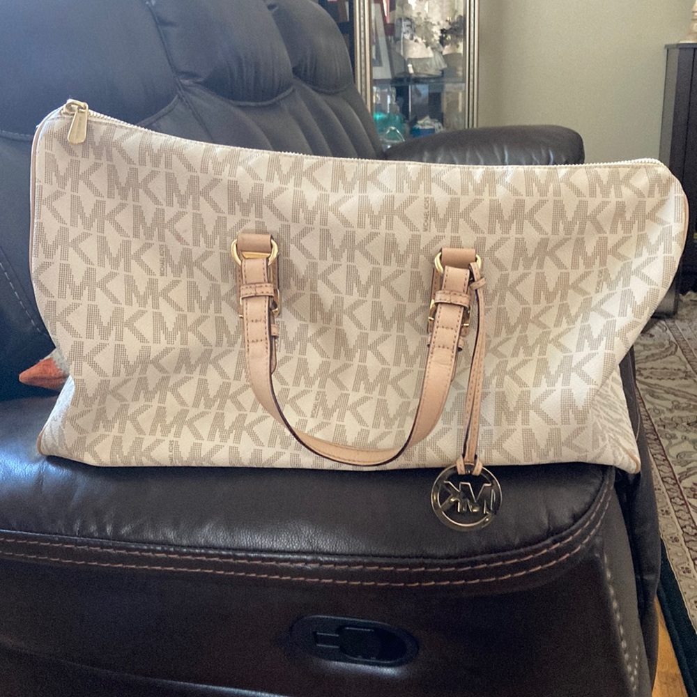 Michael Kors weekend bag